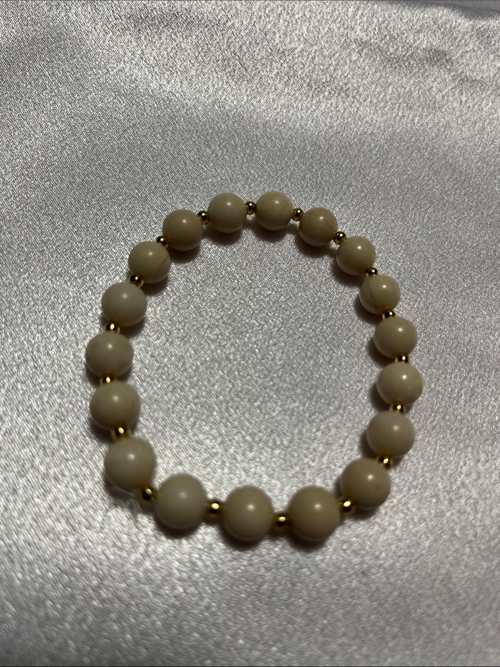 Elegant Cream Bead Bracelet with Gold Accents